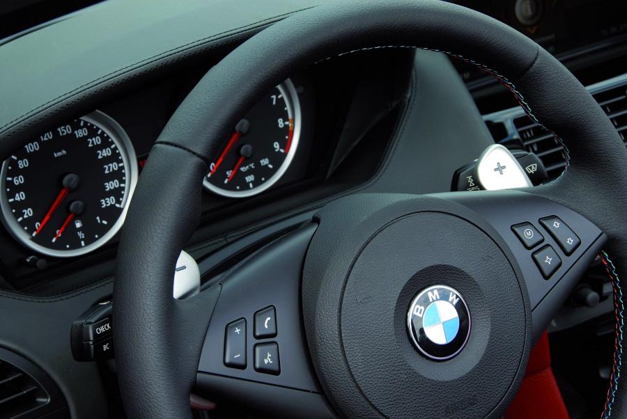  BMW M6 Convertible 2007 года  (фото 18 из 89)